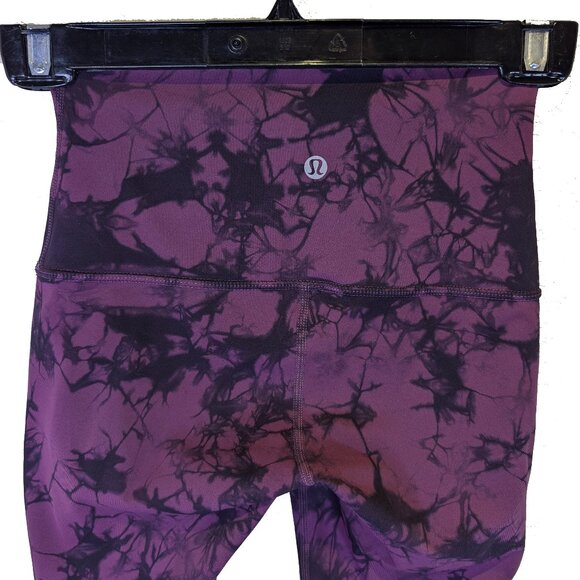 LULULEMON Purple and Black LEGGINGS SIZE 2 - Picture 1 of 4